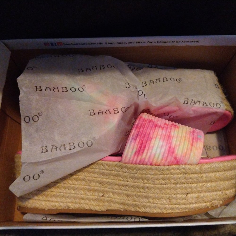 BNIB - BAMBOO SLIDES - PINK W/ WICKER BOTTOM - SIZE 7.5 - Picture 11 of 11